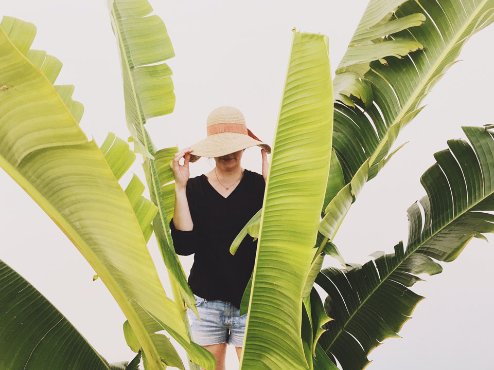An Indoor Lady - Playa Mujeres | Resort Vacation - PLAYAMUJERES-001-ANINDOORLADY