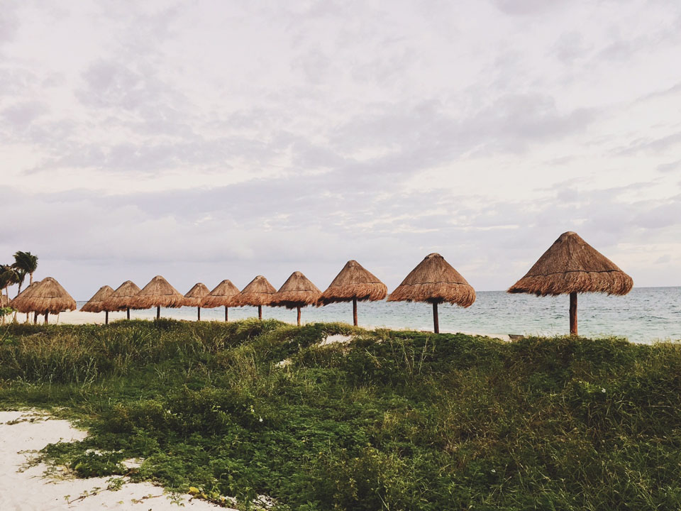 An Indoor Lady - Playa Mujeres | Resort Vacation - PLAYAMUJERES-039-ANINDOORLADY