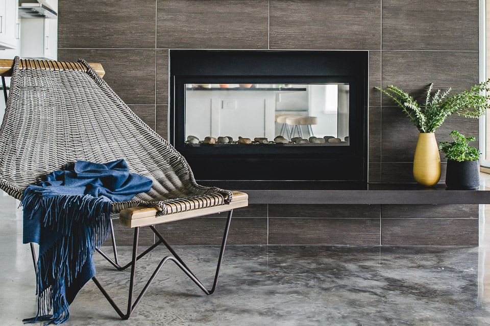 An Indoor Lady - Austin TX | Interior Photography | Bee Cave Kitchen & Master Bath - Photo by Erin Holsonback LBI-JUL28-009-ANINDOORLADY