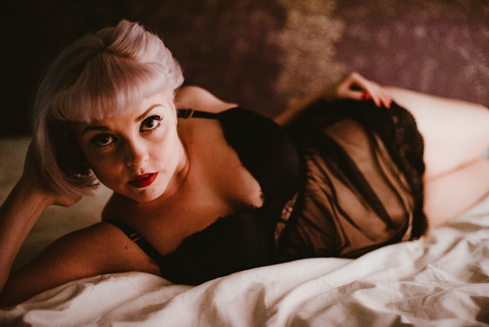 An Indoor Lady - Austin TX | Boudoir Photography | Katelyn Renee - Photo by Erin Holsonback BOUDOIR-K-009-ANINDOORLADY