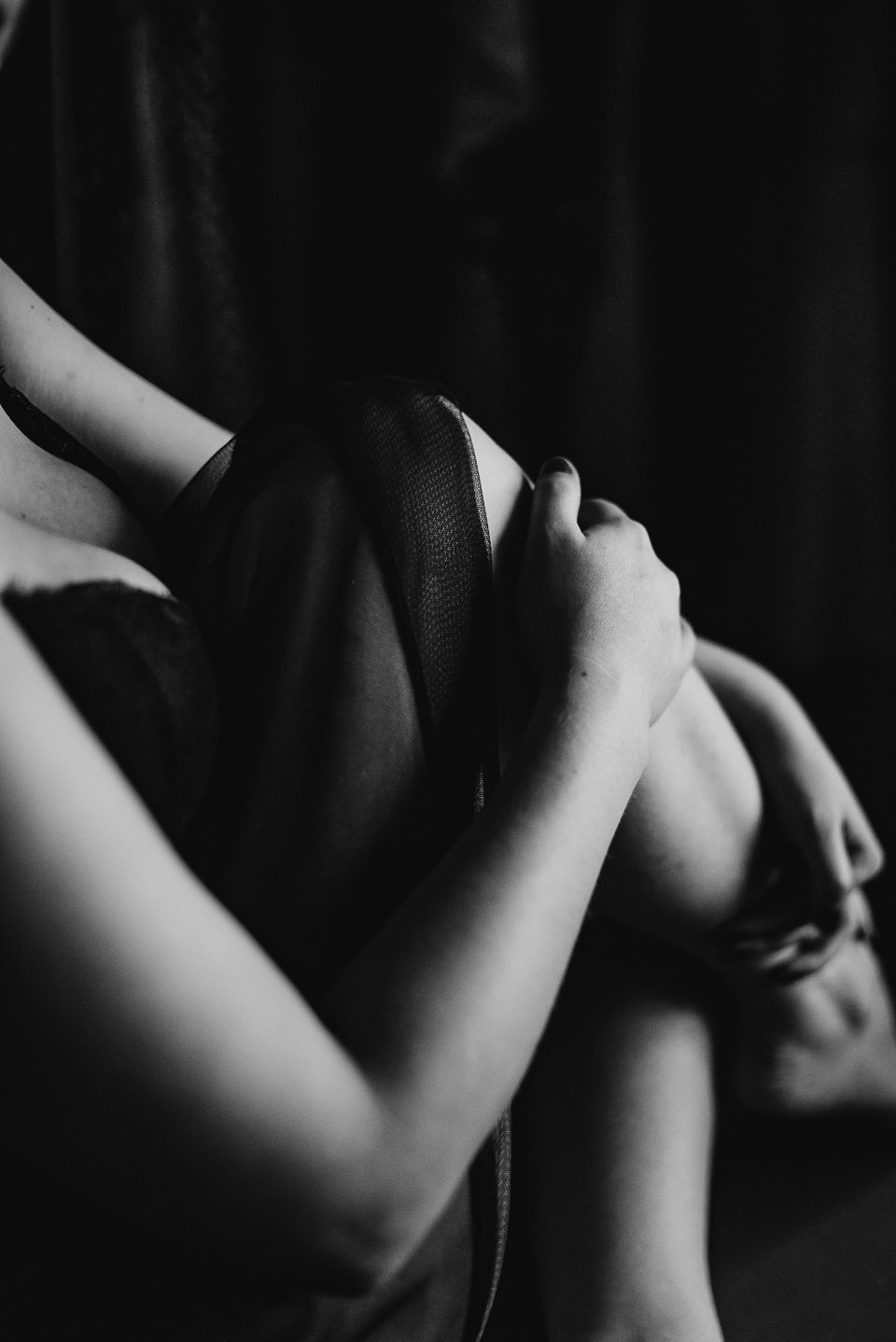 An Indoor Lady - Austin TX | Boudoir Photography | Katelyn Renee - Photo by Erin Holsonback BOUDOIR-K-017-ANINDOORLADY