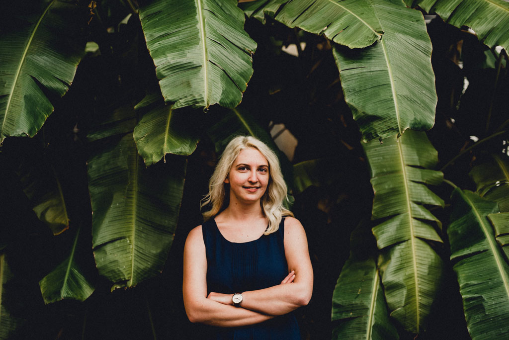An Indoor Lady - UT Campus | Senior Photography | Shannon - SHANNON-005-ANINDOORLADY
