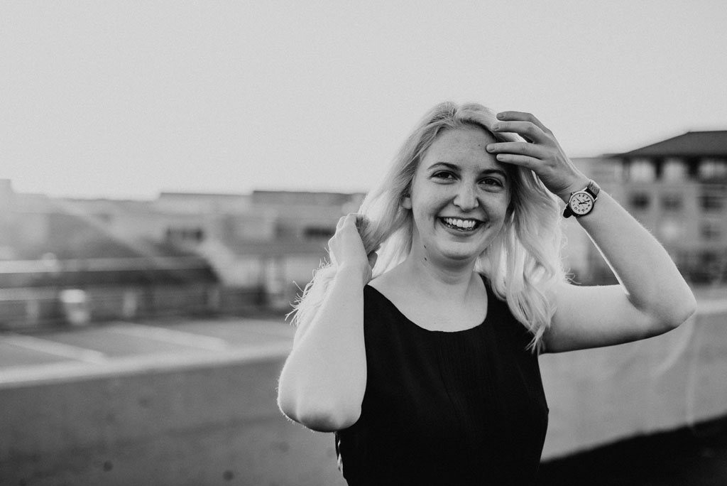 An Indoor Lady - UT Campus | Senior Photography | Shannon - SHANNON-013-ANINDOORLADY