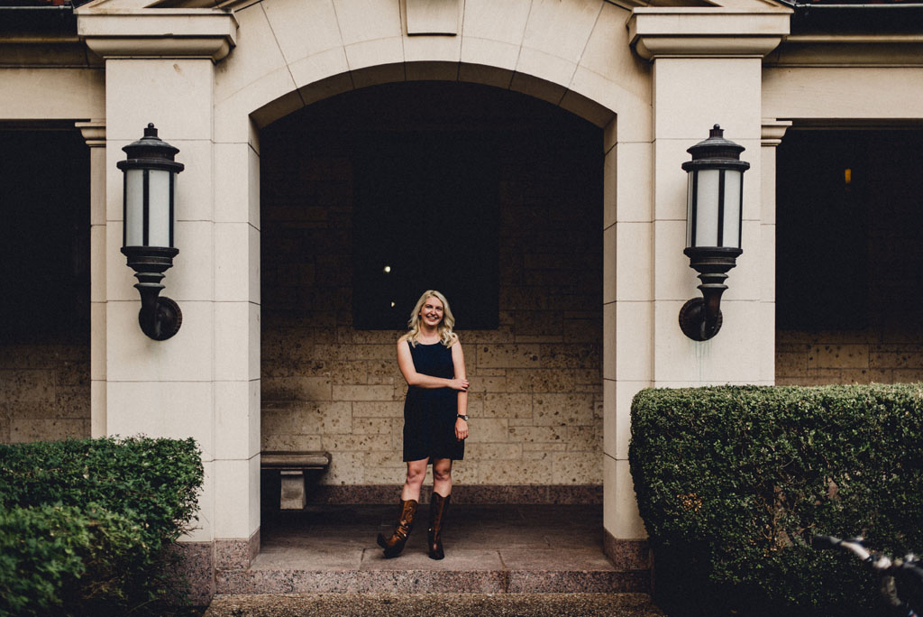 An Indoor Lady - UT Campus | Senior Photography | Shannon - SHANNON-017-ANINDOORLADY