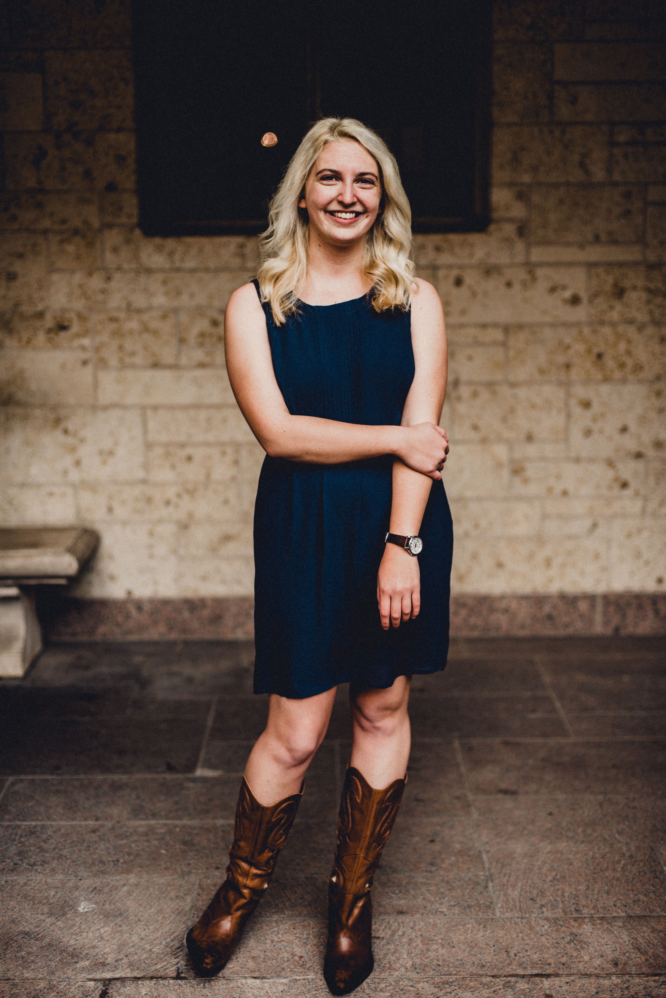 An Indoor Lady - UT Campus | Senior Photography | Shannon - SHANNON-019-ANINDOORLADY