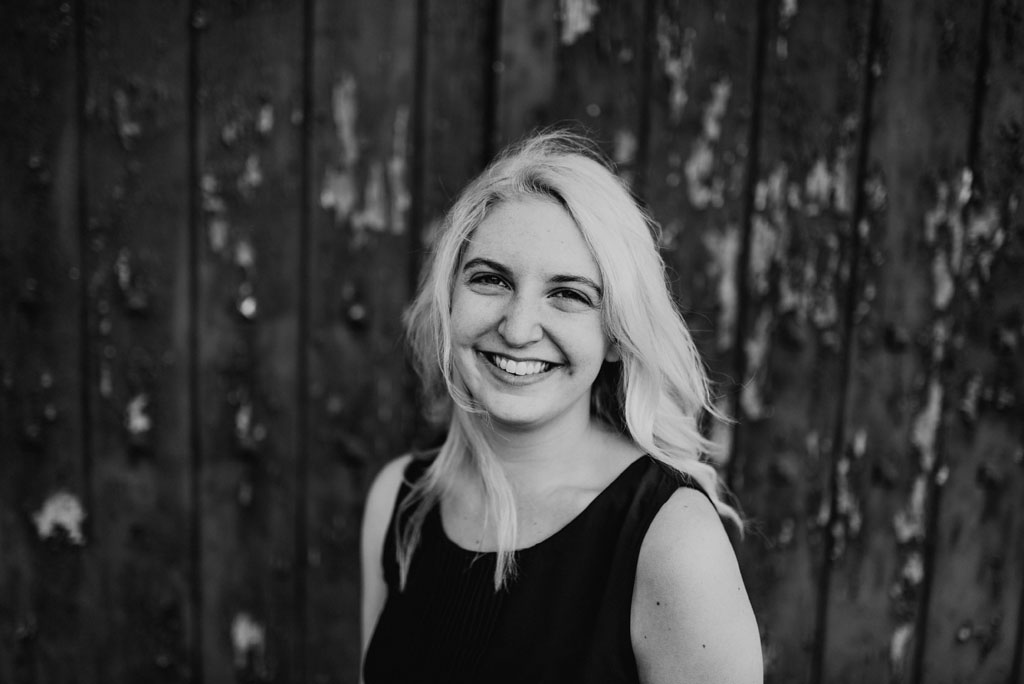 An Indoor Lady - UT Campus | Senior Photography | Shannon - SHANNON-024-ANINDOORLADY