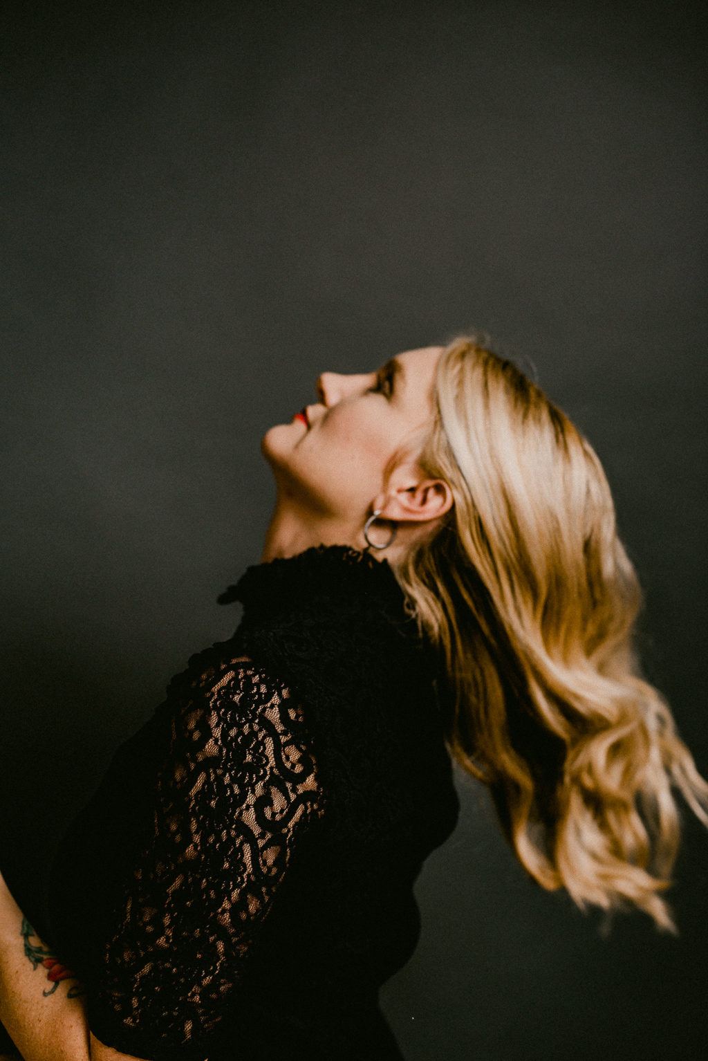 An Indoor Lady - Studio Portrait Photography | Colleen’s “This is 40” - Photo by Erin Holsonback COLLEEN-002-ANINDOORLADY