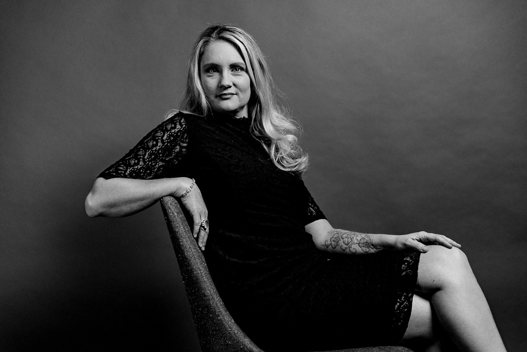 An Indoor Lady - Studio Portrait Photography | Colleen’s “This is 40” - Photo by Erin Holsonback COLLEEN-003-ANINDOORLADY