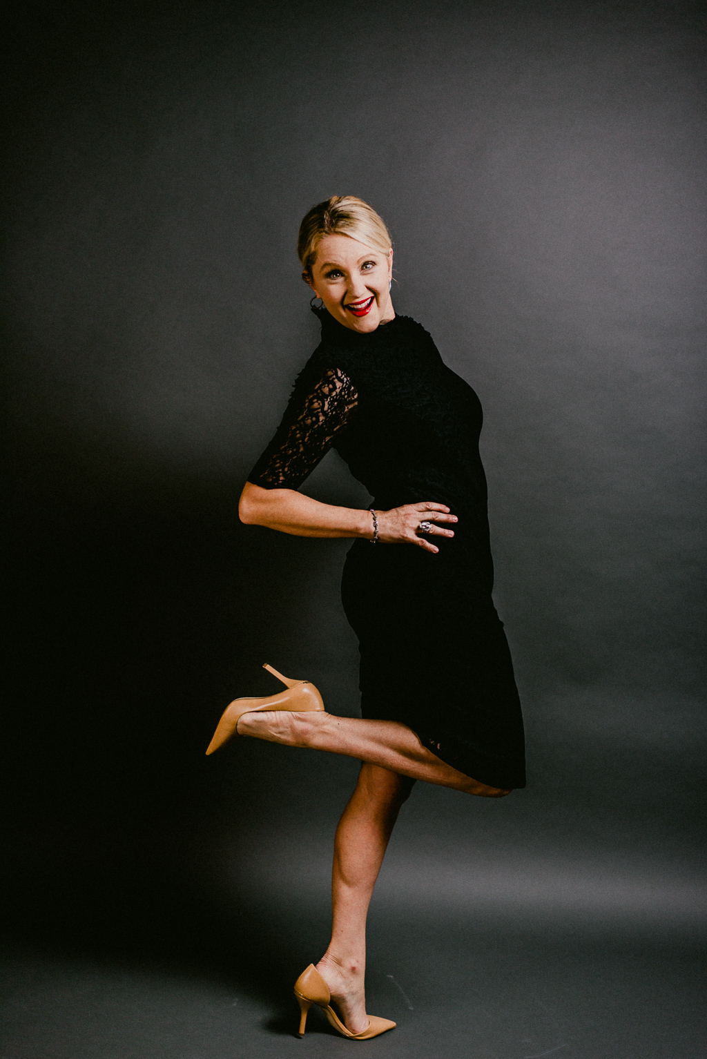 An Indoor Lady - Studio Portrait Photography | Colleen’s “This is 40” - Photo by Erin Holsonback COLLEEN-005-ANINDOORLADY