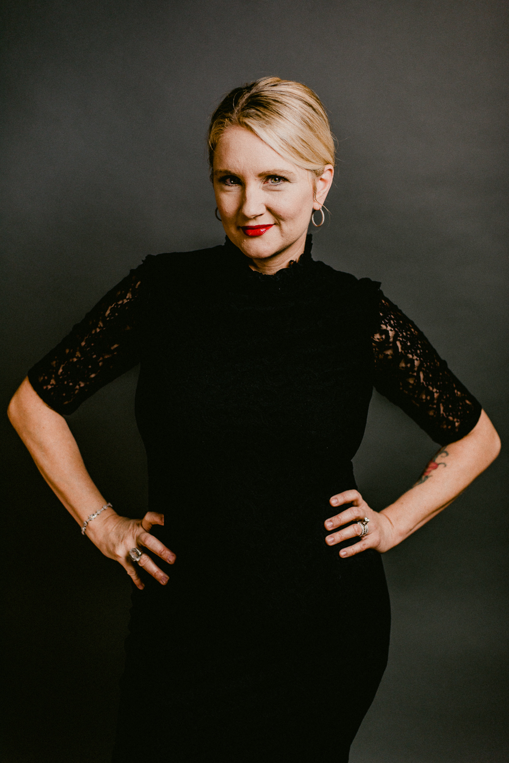 An Indoor Lady - Studio Portrait Photography | Colleen’s “This is 40” - Photo by Erin Holsonback COLLEEN-015-ANINDOORLADY